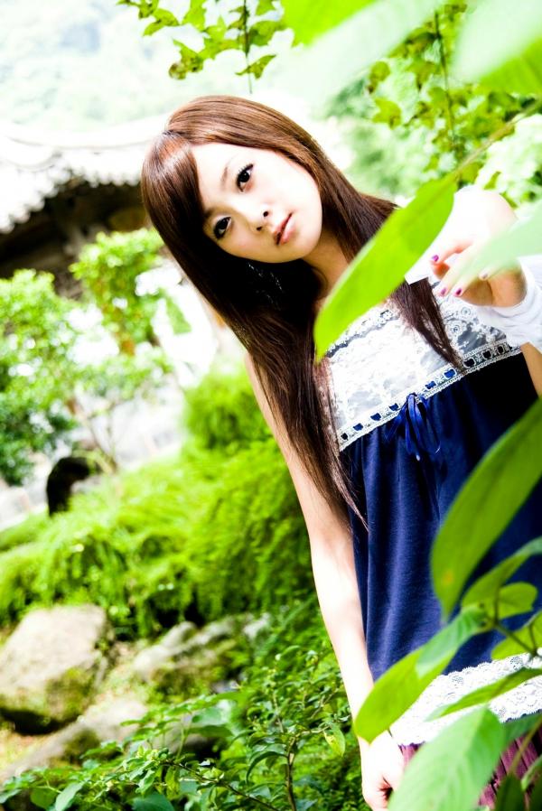    台湾正妹Mikako张凯洁，至善园与原住民公园户外清新自然写真，甜美少女气质尽显第25张图片