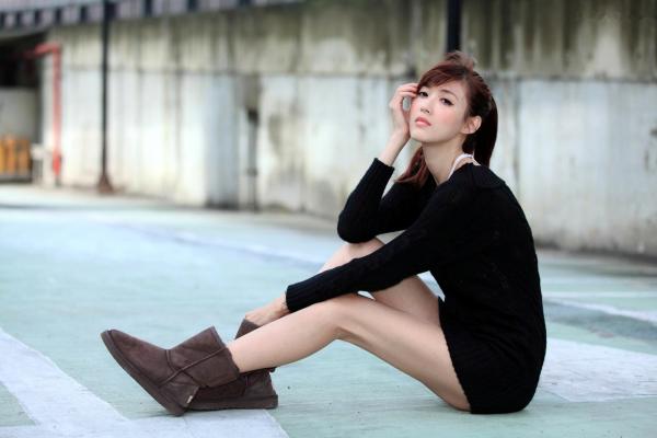    台湾正妹Kila晶晶/金允乔街拍系列，清新甜美治愈系风格，老城背景下的自然随性和美私房照片第4张图片