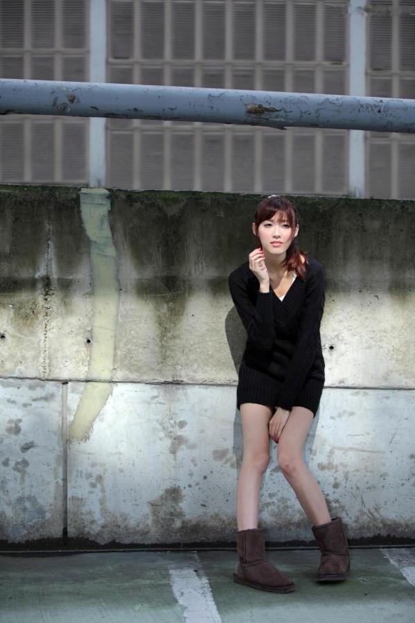    台湾正妹Kila晶晶/金允乔街拍系列，清新甜美治愈系风格，老城背景下的自然随性和美私房照片第10张图片