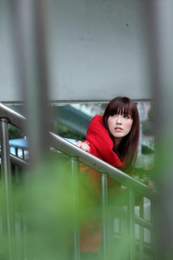    台湾正妹Kila晶晶/金允乔街拍系列，清新甜美治愈系风格，老城背景下的自然随性和美私房照片第27张图片