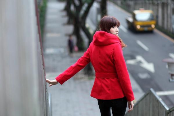    台湾正妹Kila晶晶/金允乔街拍系列，清新甜美治愈系风格，老城背景下的自然随性和美私房照片第38张图片