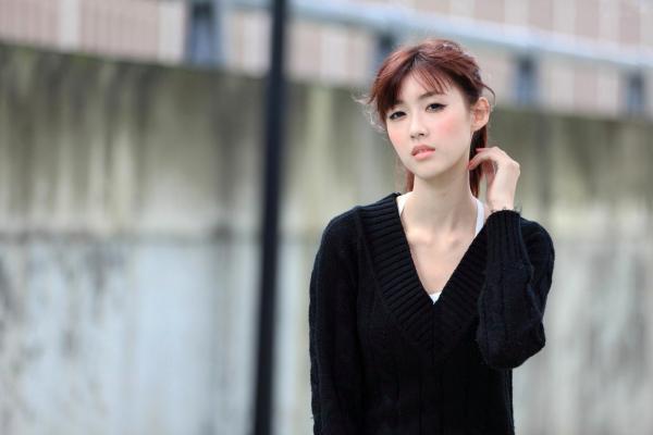    台湾正妹Kila晶晶/金允乔街拍系列，清新甜美治愈系风格，老城背景下的自然随性和美私房照片第74张图片