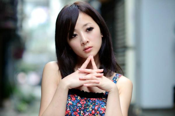    台湾正妹张允霏/张凯洁《东区街拍》潮流时尚写真，元气少女甜美穿搭都市街拍集第29张图片
