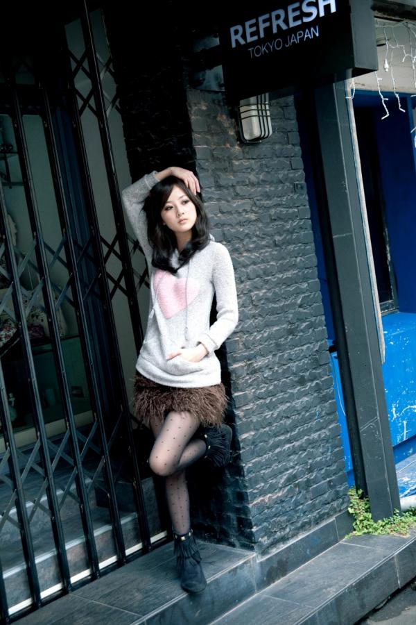    台湾正妹张允霏/张凯洁《东区街拍》潮流时尚写真，元气少女甜美穿搭都市街拍集第42张图片