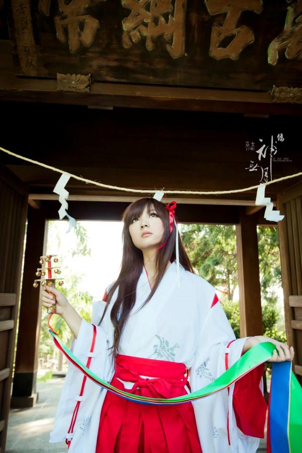    台湾正妹杨宜轩/Patty小猪《伪.神无月巫女》古风cosplay写真集，清纯气质完美还原日式巫女之美，古建筑背景展现冷艳灵动美感第16张图片