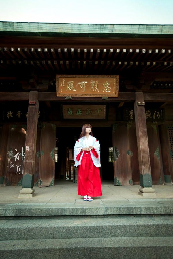    台湾正妹杨宜轩/Patty小猪《伪.神无月巫女》古风cosplay写真集，清纯气质完美还原日式巫女之美，古建筑背景展现冷艳灵动美感第40张图片