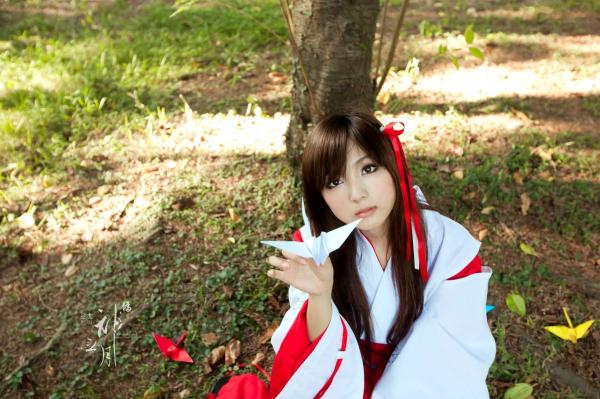    台湾正妹杨宜轩/Patty小猪《伪.神无月巫女》古风cosplay写真集，清纯气质完美还原日式巫女之美，古建筑背景展现冷艳灵动美感第43张图片