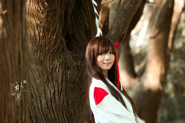    台湾正妹杨宜轩/Patty小猪《伪.神无月巫女》古风cosplay写真集，清纯气质完美还原日式巫女之美，古建筑背景展现冷艳灵动美感第45张图片