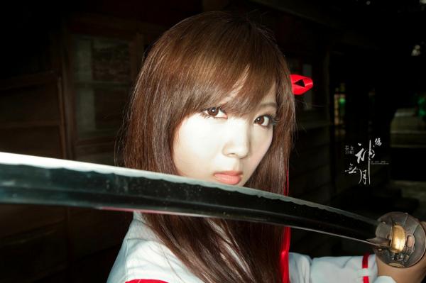    台湾正妹杨宜轩/Patty小猪《伪.神无月巫女》古风cosplay写真集，清纯气质完美还原日式巫女之美，古建筑背景展现冷艳灵动美感第61张图片