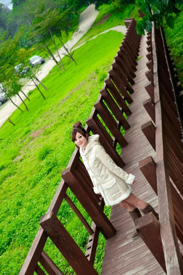    台湾正妹果子Mikako淡水外拍写真，清新甜美冬季穿搭尽显治愈系少女质感第76张图片