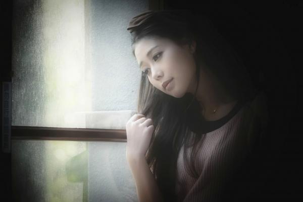    台湾女神佳贝儿《唯美时尚外拍》户外写真，清纯侧颜与迷人光影的视觉盛宴第28张图片