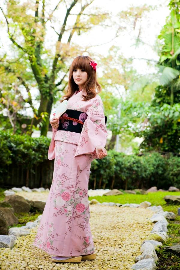    台湾正妹果子、小品、兔兔(品果兔)《宜蘭和服遊拍》户外古风写真，清纯美少女角色扮演英气十足第1张图片