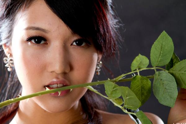    台湾正妹模特陈玮廷Jill纯白婚纱写真，精致礼服尽显古典浪漫优雅气质第28张图片