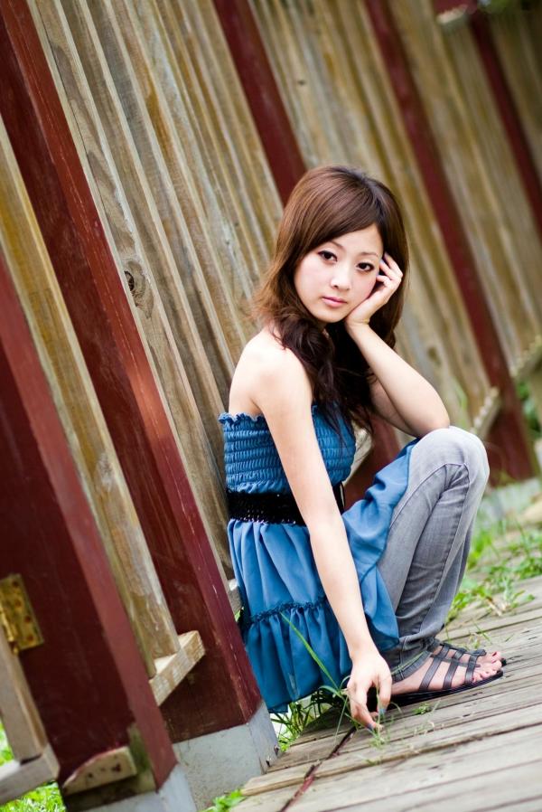    台湾正妹张凯洁/张允霏《士林官邸》清新户外外拍，自然园林间邻家女孩甜美时刻，高清人物写真摄影第15张图片