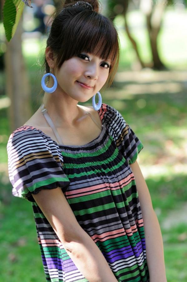    台湾正妹张凯洁（果子MM）士林官邸清新户外写真，展现灵动甜美少女范儿，高清图片集第18张图片