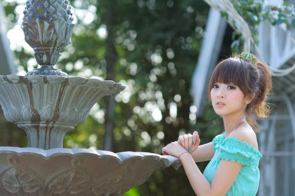    台湾正妹张凯洁（果子MM）士林官邸清新户外写真，展现灵动甜美少女范儿，高清图片集第45张图片