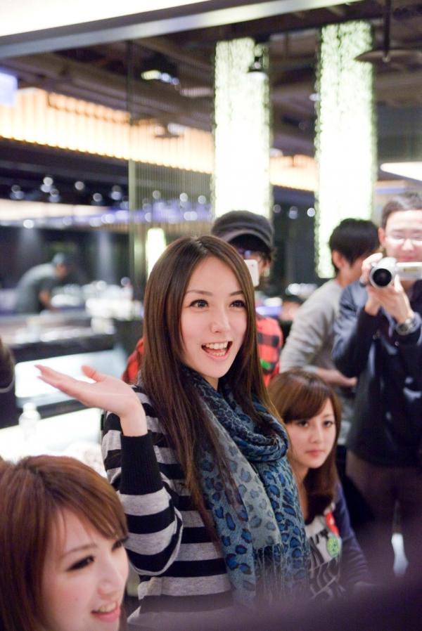    台湾正妹张凯洁Mikako尾牙聚会高清现场图，清新甜美治愈系女神生活抓拍套图第8张图片