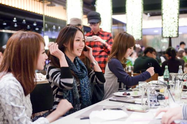    台湾正妹张凯洁Mikako尾牙聚会高清现场图，清新甜美治愈系女神生活抓拍套图第11张图片