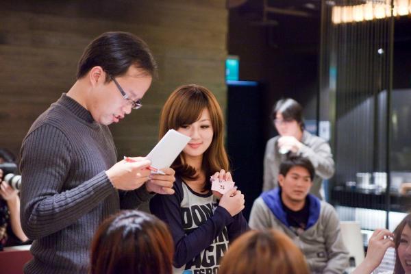    台湾正妹张凯洁Mikako尾牙聚会高清现场图，清新甜美治愈系女神生活抓拍套图第20张图片