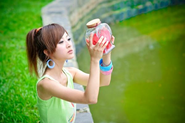    台湾正妹张凯洁大湖公园清新外拍写真_气质少女白裙唯美治愈系街拍第16张图片