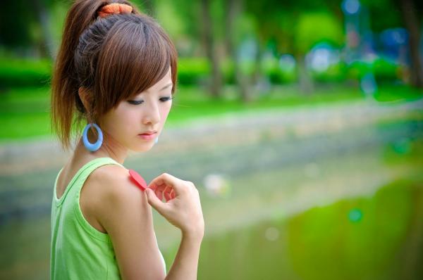    台湾正妹张凯洁大湖公园清新外拍写真_气质少女白裙唯美治愈系街拍第17张图片