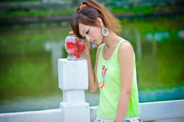    台湾正妹张凯洁大湖公园清新外拍写真_气质少女白裙唯美治愈系街拍第18张图片