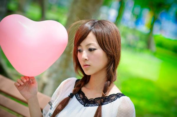    台湾正妹张凯洁大湖公园清新外拍写真_气质少女白裙唯美治愈系街拍第27张图片