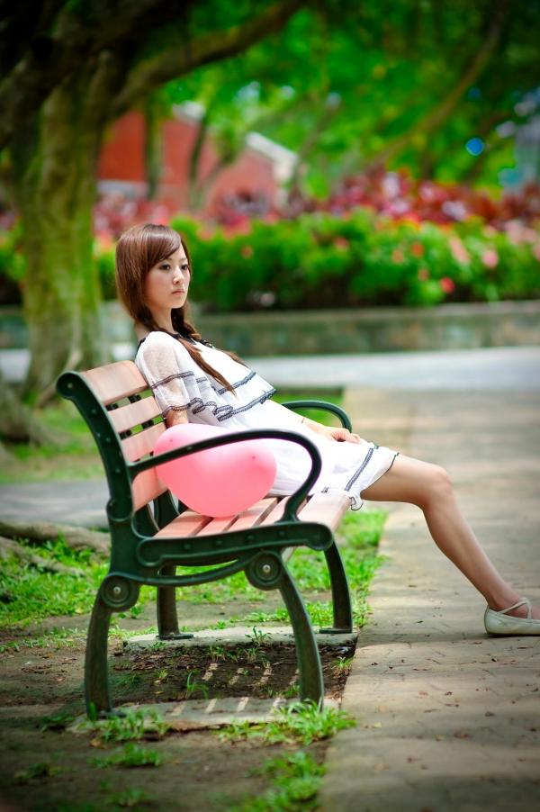    台湾正妹张凯洁大湖公园清新外拍写真_气质少女白裙唯美治愈系街拍第29张图片