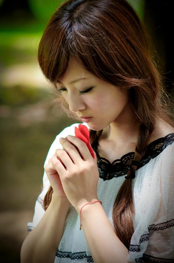    台湾正妹张凯洁大湖公园清新外拍写真_气质少女白裙唯美治愈系街拍第45张图片