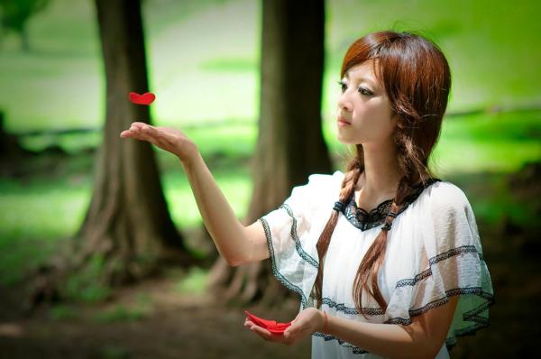    台湾正妹张凯洁大湖公园清新外拍写真_气质少女白裙唯美治愈系街拍第47张图片