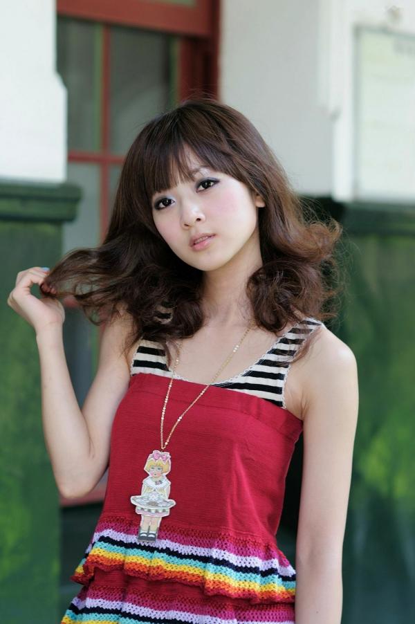    台湾正妹果子Mikako台大法商学院清纯少女外拍写真，清新甜美校园风户外街拍，治愈系邻家女孩写真集第4张图片