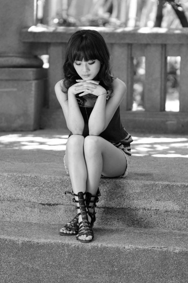   台湾正妹果子Mikako台大法商学院清纯少女外拍写真，清新甜美校园风户外街拍，治愈系邻家女孩写真集第19张图片