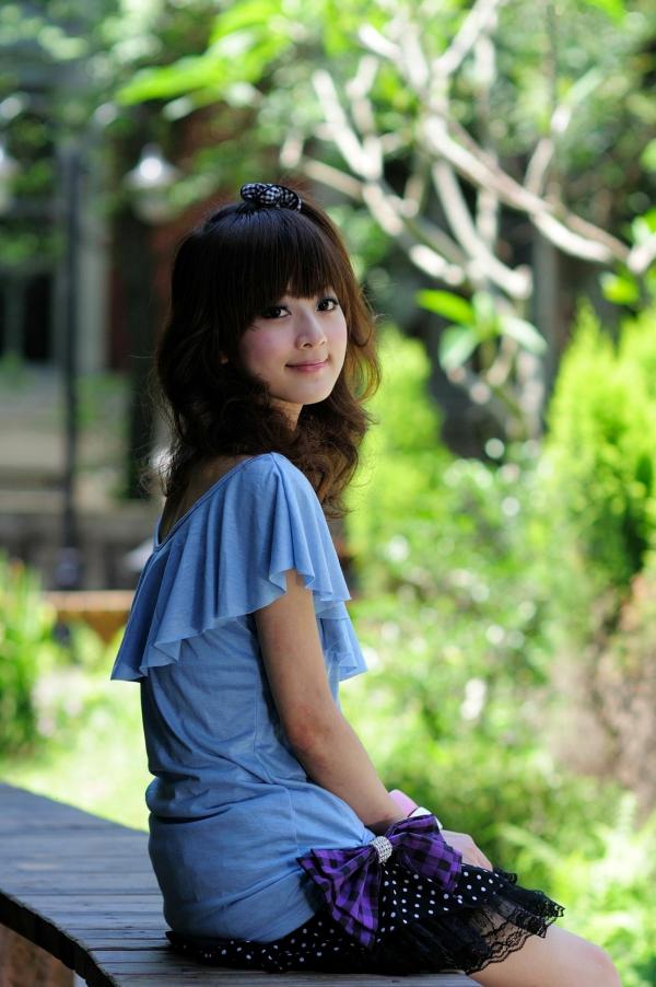    台湾正妹果子Mikako台大法商学院清纯少女外拍写真，清新甜美校园风户外街拍，治愈系邻家女孩写真集第21张图片