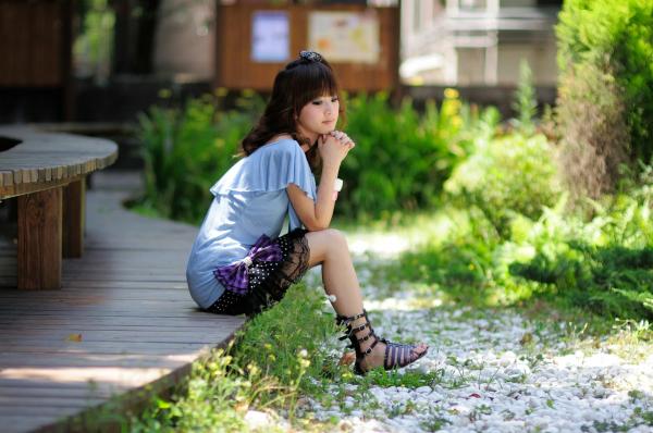    台湾正妹果子Mikako台大法商学院清纯少女外拍写真，清新甜美校园风户外街拍，治愈系邻家女孩写真集第24张图片