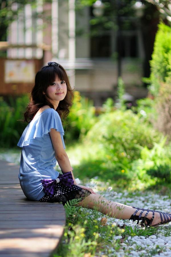    台湾正妹果子Mikako台大法商学院清纯少女外拍写真，清新甜美校园风户外街拍，治愈系邻家女孩写真集第26张图片