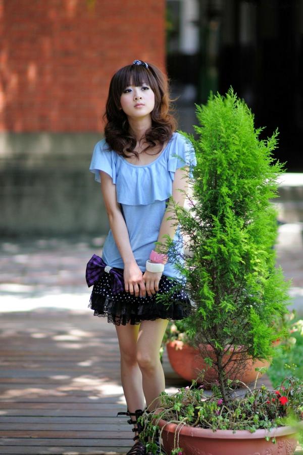    台湾正妹果子Mikako台大法商学院清纯少女外拍写真，清新甜美校园风户外街拍，治愈系邻家女孩写真集第31张图片