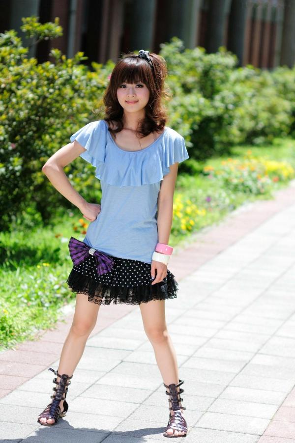    台湾正妹果子Mikako台大法商学院清纯少女外拍写真，清新甜美校园风户外街拍，治愈系邻家女孩写真集第36张图片
