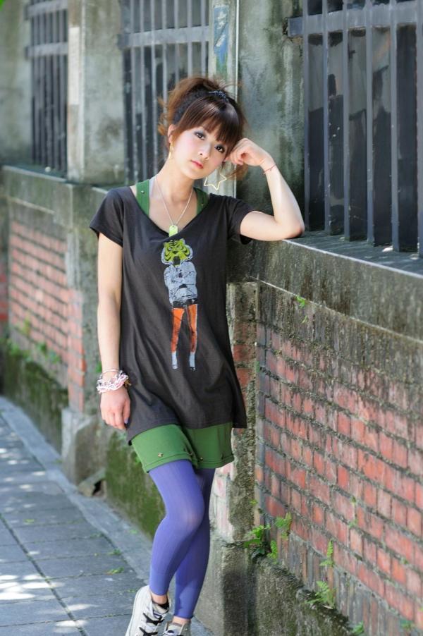   台湾正妹果子Mikako台大法商学院清纯少女外拍写真，清新甜美校园风户外街拍，治愈系邻家女孩写真集第39张图片