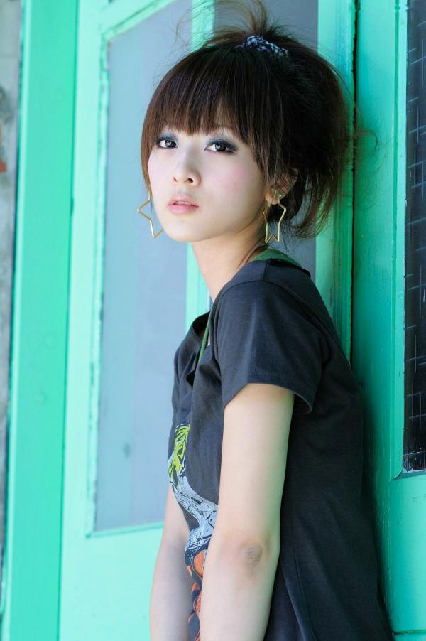   台湾正妹果子Mikako台大法商学院清纯少女外拍写真，清新甜美校园风户外街拍，治愈系邻家女孩写真集第49张图片
