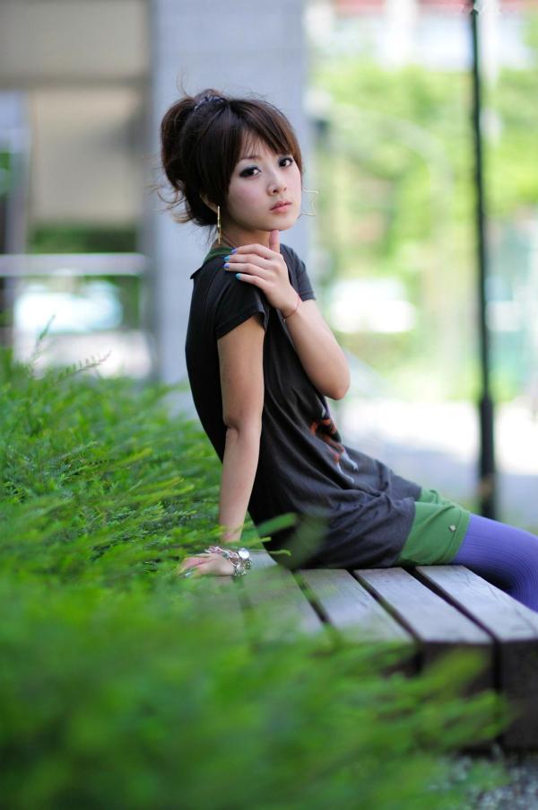    台湾正妹果子Mikako台大法商学院清纯少女外拍写真，清新甜美校园风户外街拍，治愈系邻家女孩写真集第50张图片