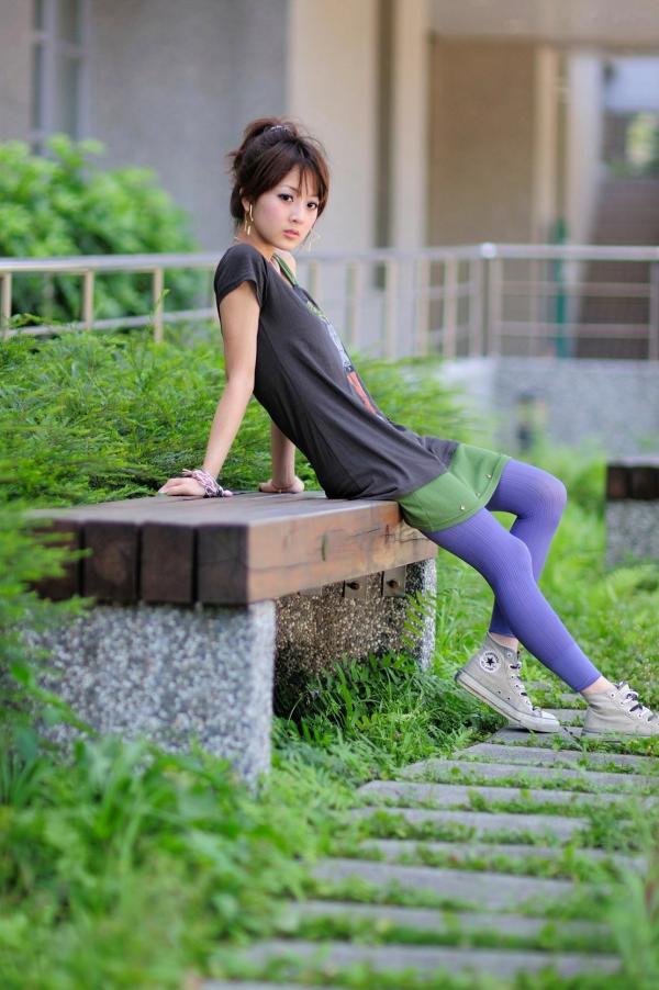    台湾正妹果子Mikako台大法商学院清纯少女外拍写真，清新甜美校园风户外街拍，治愈系邻家女孩写真集第52张图片