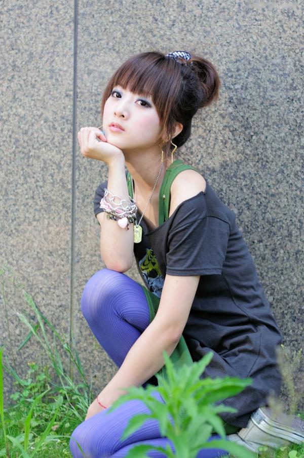    台湾正妹果子Mikako台大法商学院清纯少女外拍写真，清新甜美校园风户外街拍，治愈系邻家女孩写真集第54张图片