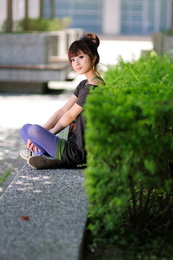    台湾正妹果子Mikako台大法商学院清纯少女外拍写真，清新甜美校园风户外街拍，治愈系邻家女孩写真集第58张图片