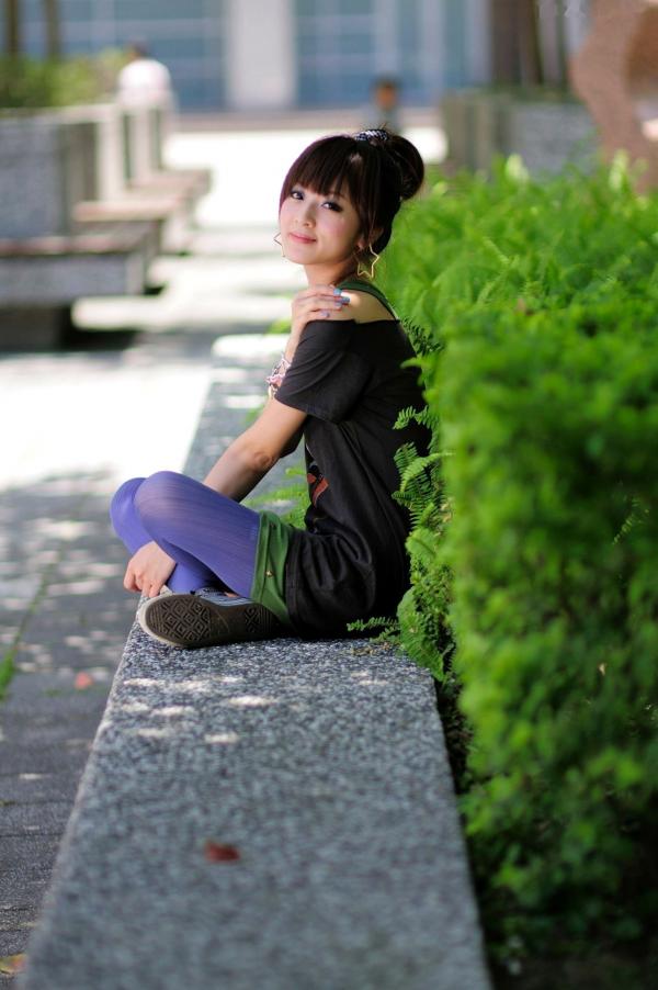    台湾正妹果子Mikako台大法商学院清纯少女外拍写真，清新甜美校园风户外街拍，治愈系邻家女孩写真集第59张图片