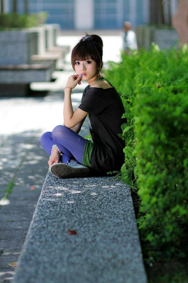    台湾正妹果子Mikako台大法商学院清纯少女外拍写真，清新甜美校园风户外街拍，治愈系邻家女孩写真集第60张图片