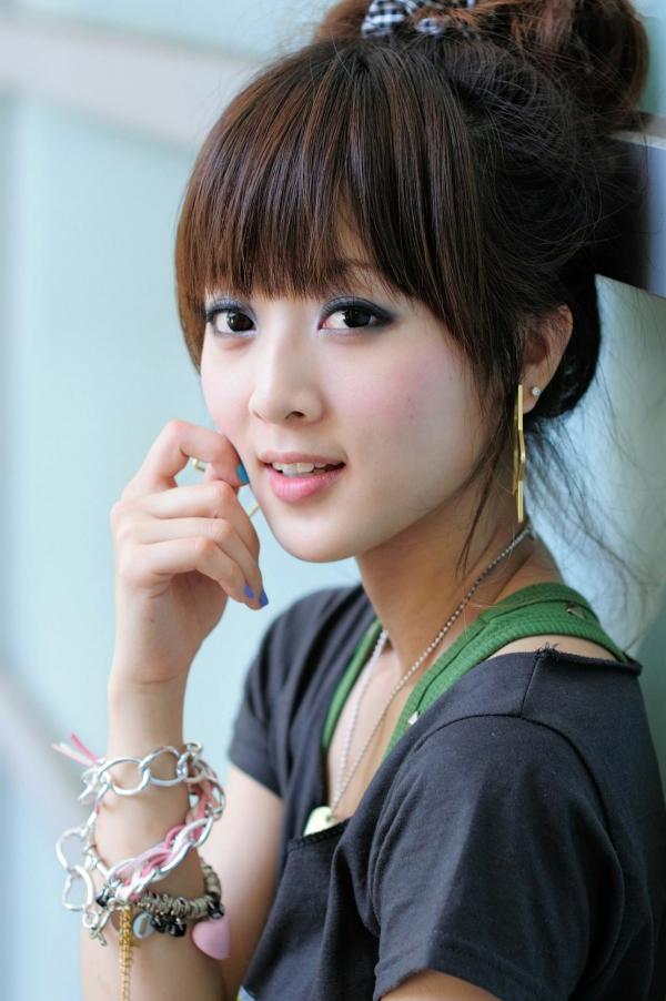    台湾正妹果子Mikako台大法商学院清纯少女外拍写真，清新甜美校园风户外街拍，治愈系邻家女孩写真集第68张图片