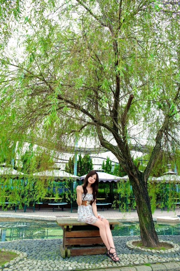    台湾正妹果子MM张允霏《水博馆》外拍集，清新治愈系邻家女孩户外写真第13张图片
