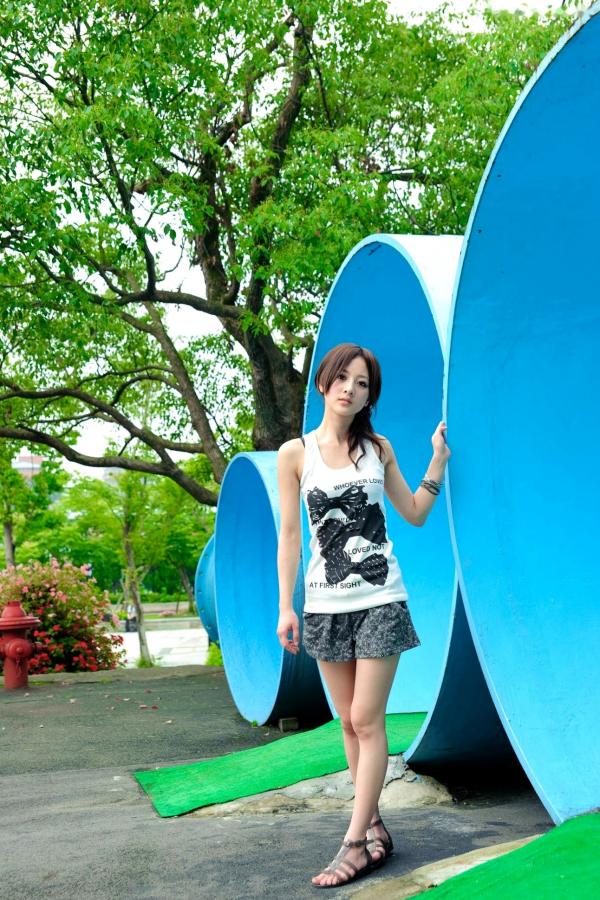    台湾正妹果子MM张允霏《水博馆》外拍集，清新治愈系邻家女孩户外写真第46张图片