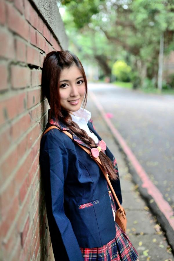    台湾正妹廖挺伶Kila晶晶极品学妹主题写真，清纯学院风校园制服户外街拍女神第4张图片
