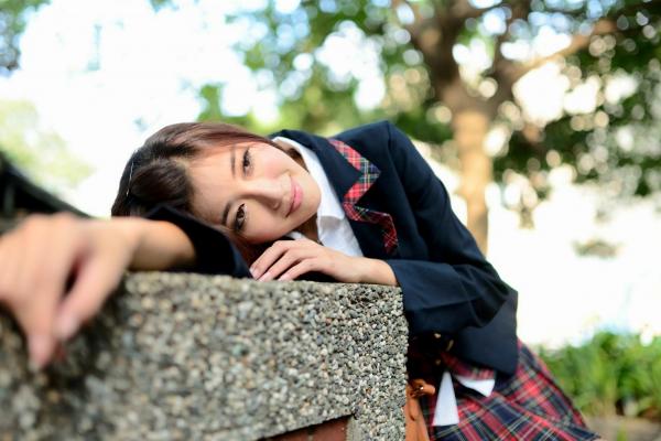   台湾正妹廖挺伶Kila晶晶极品学妹主题写真，清纯学院风校园制服户外街拍女神第7张图片